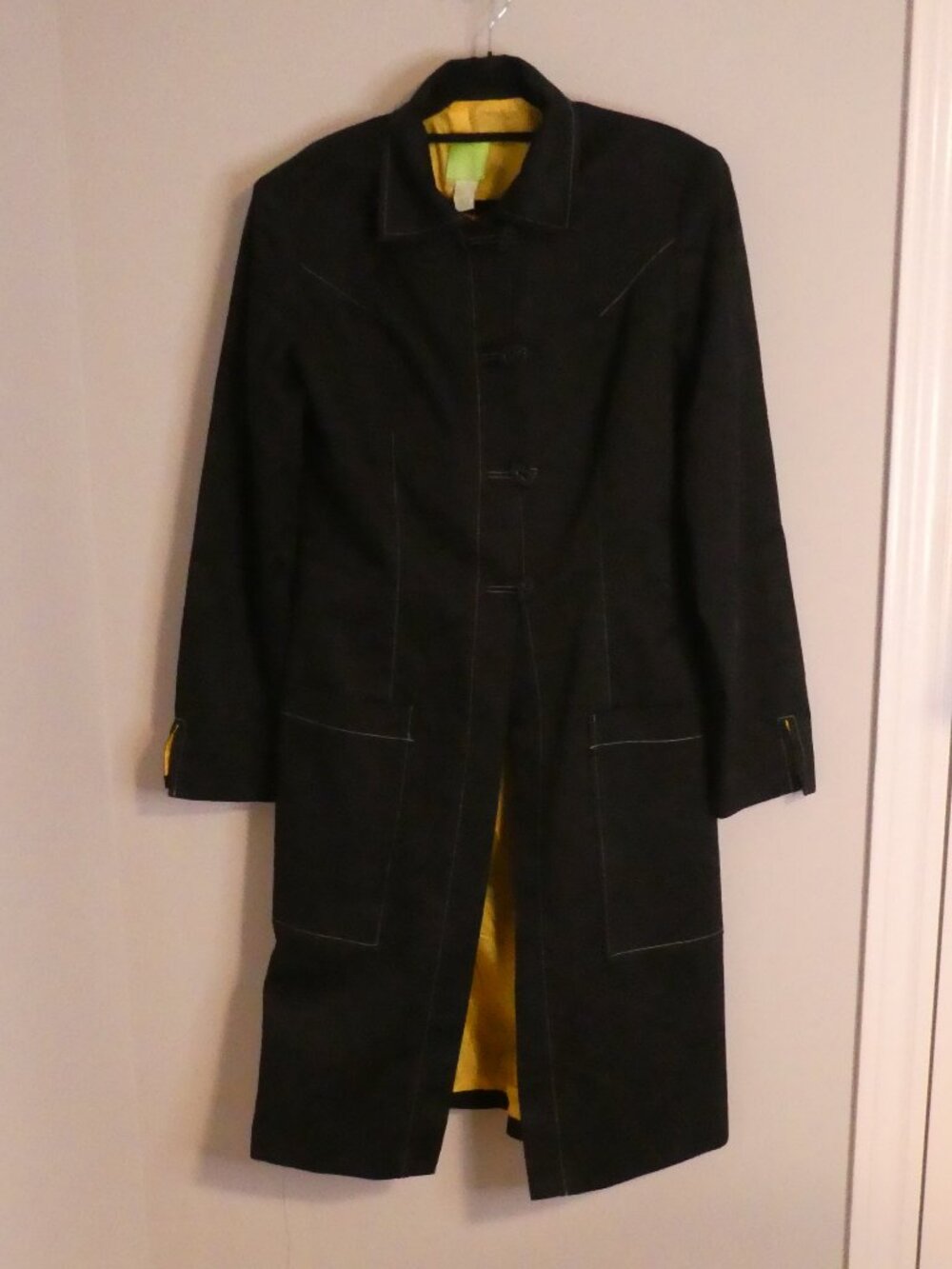 Vintage CITRINE Made In Canada Black Trench Coat Contrast Yellow Lining - size 8
